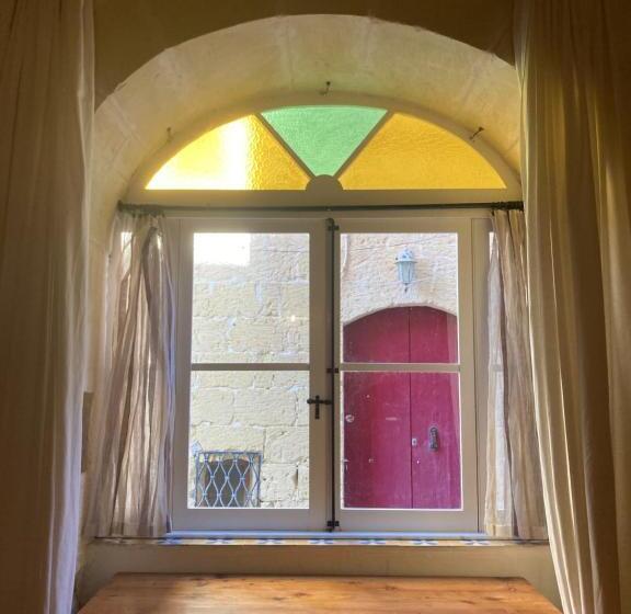 تختخواب و صبحانه Peaceful Farmhouse Stay With Cozy Yard