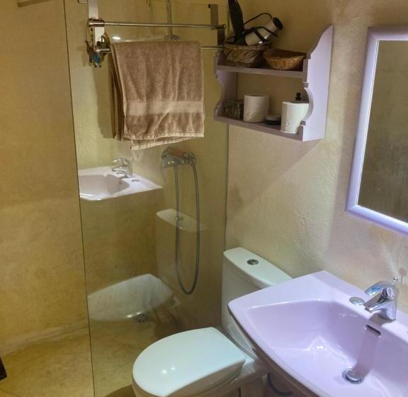 تختخواب و صبحانه Peaceful Farmhouse Stay With Cozy Yard