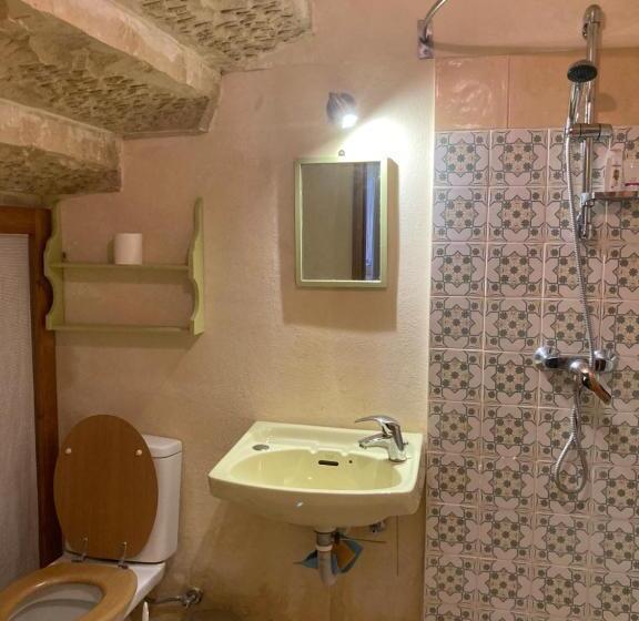 تختخواب و صبحانه Peaceful Farmhouse Stay With Cozy Yard