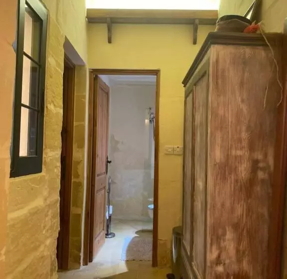 تختخواب و صبحانه Peaceful Farmhouse Stay With Cozy Yard