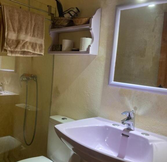 تختخواب و صبحانه Peaceful Farmhouse Stay With Cozy Yard