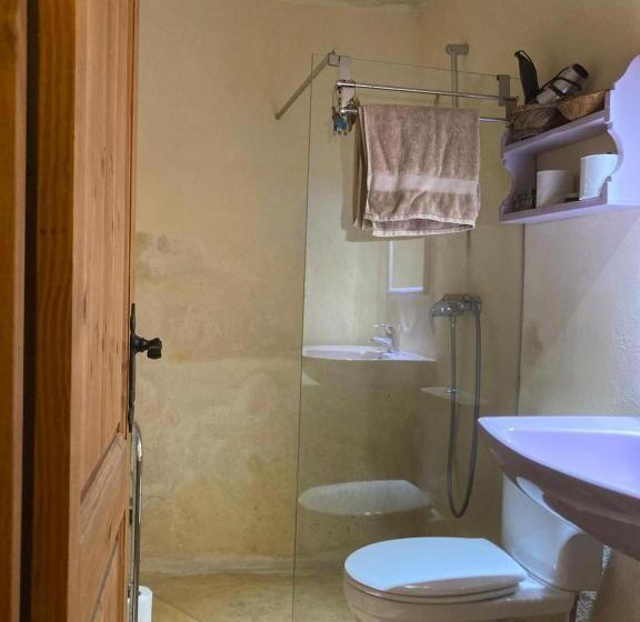 تختخواب و صبحانه Peaceful Farmhouse Stay With Cozy Yard