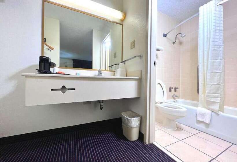 Отель Heritage Inn And Suites