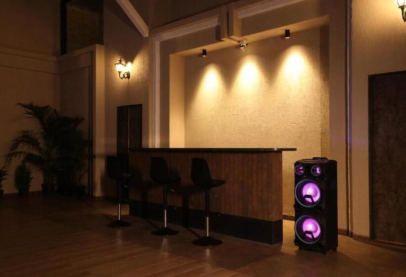 هتل Isola Luxury Farm Suites