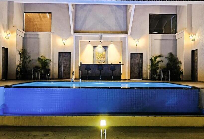 هتل Isola Luxury Farm Suites