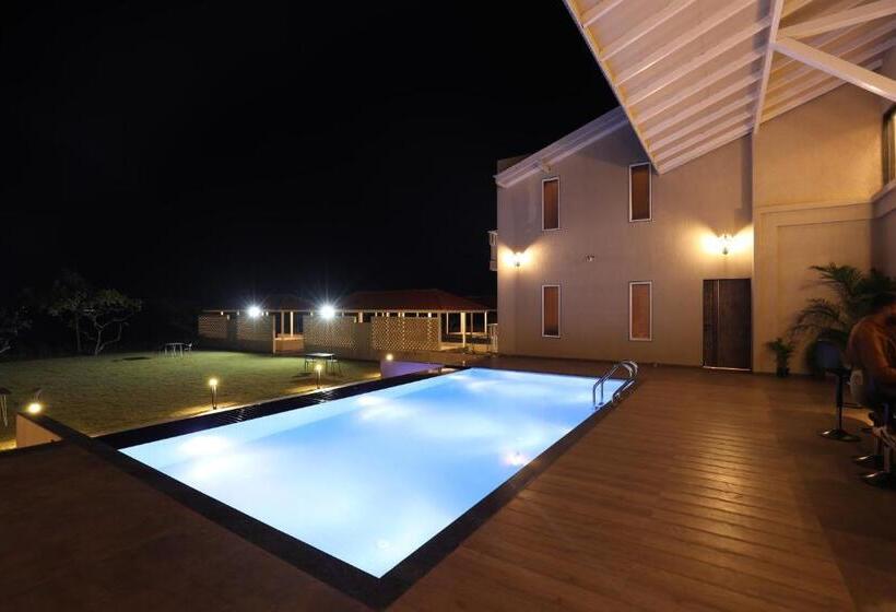 هتل Isola Luxury Farm Suites