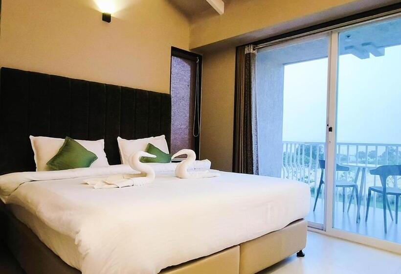 هتل Isola Luxury Farm Suites