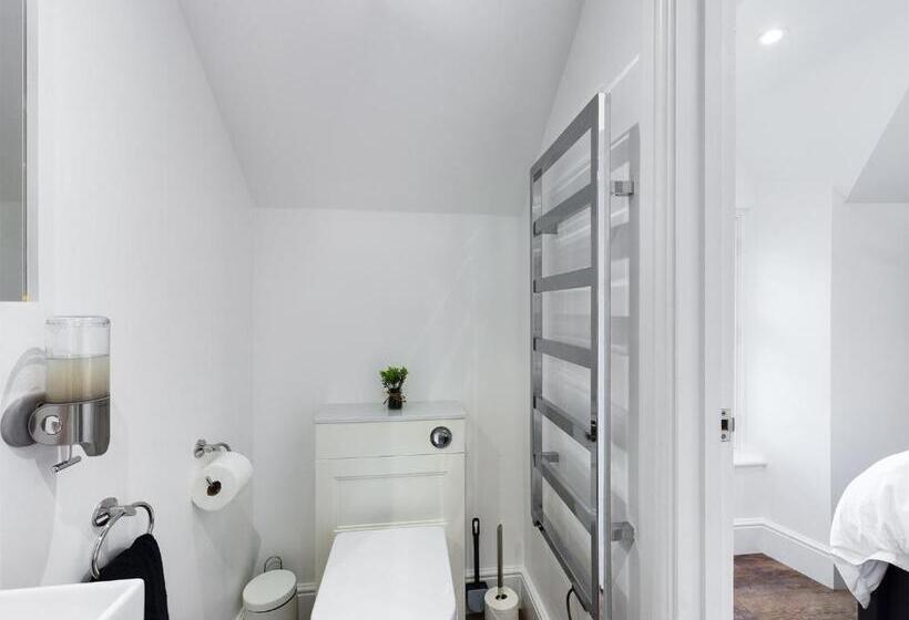 Пансион Driftwood Boutique Guest House