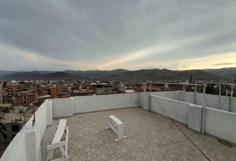 بنسيون Flor Zoe