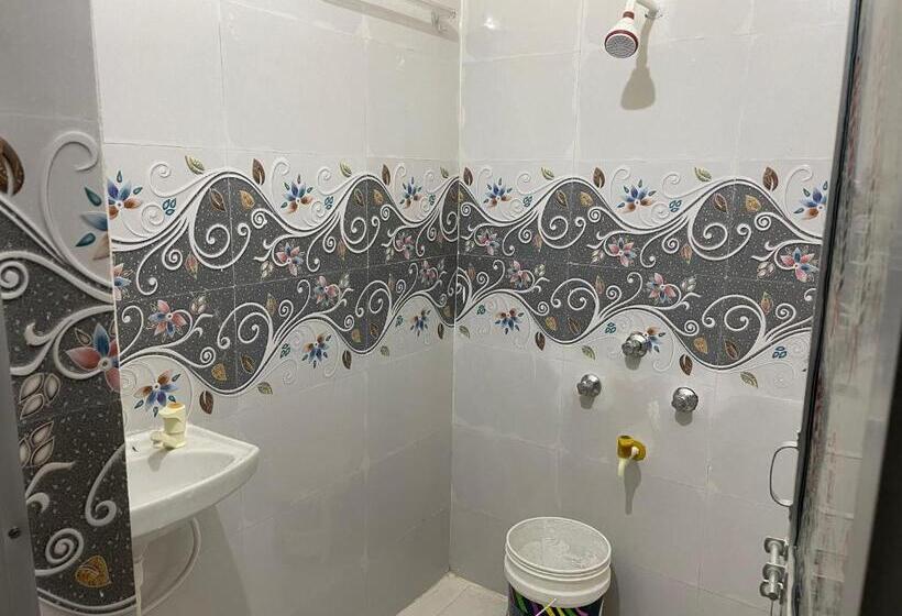 پانسیون Shubham Guest House