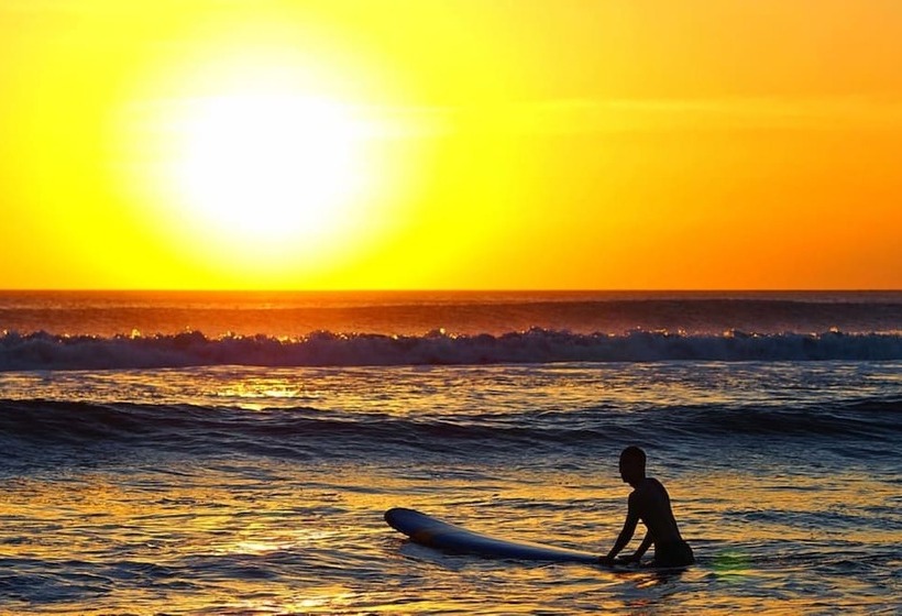 הוסטל Roomates Surf Camp Canggu By Ini Vie Hospitality