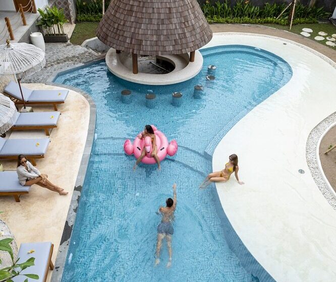 הוסטל Roomates Surf Camp Canggu By Ini Vie Hospitality