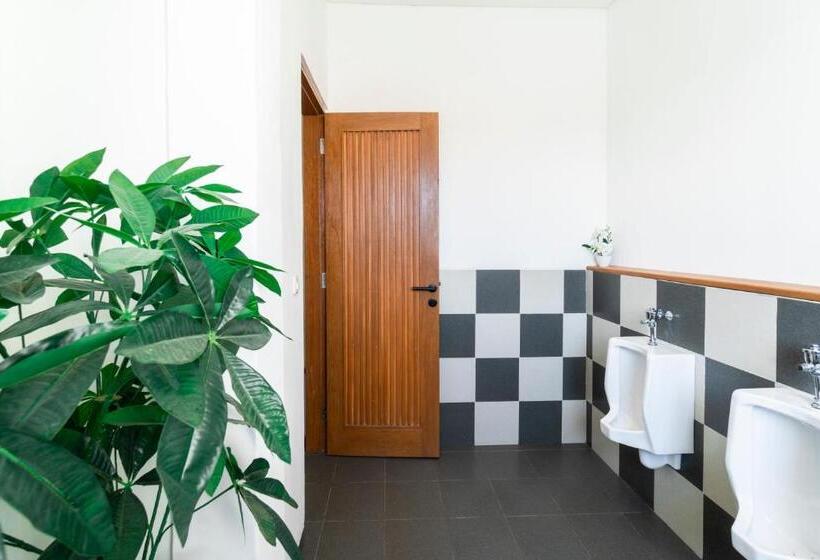 הוסטל Roomates Surf Camp Canggu By Ini Vie Hospitality