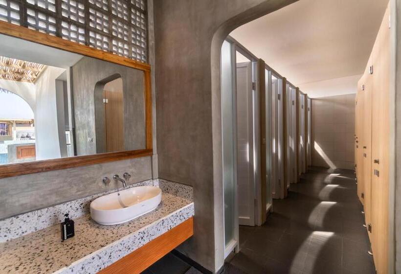 הוסטל Roomates Surf Camp Canggu By Ini Vie Hospitality