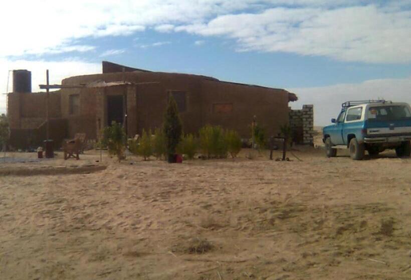 تختخواب و صبحانه Hidden Place