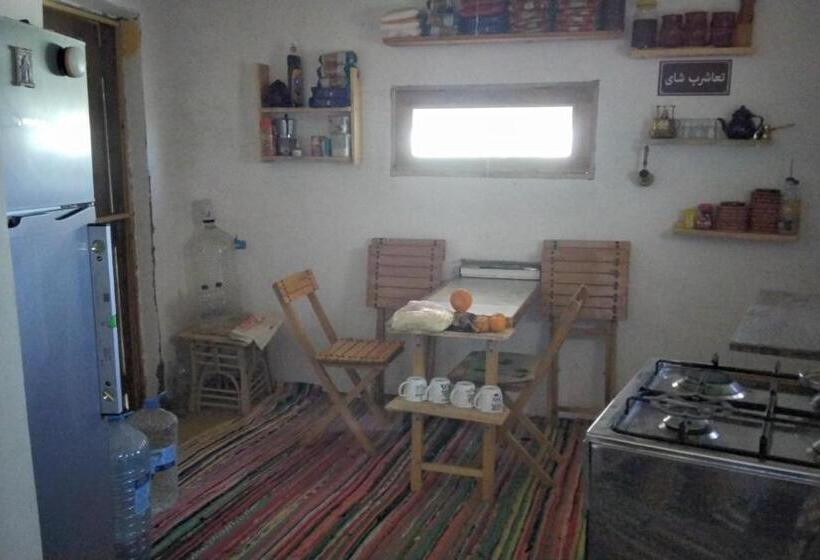 تختخواب و صبحانه Hidden Place