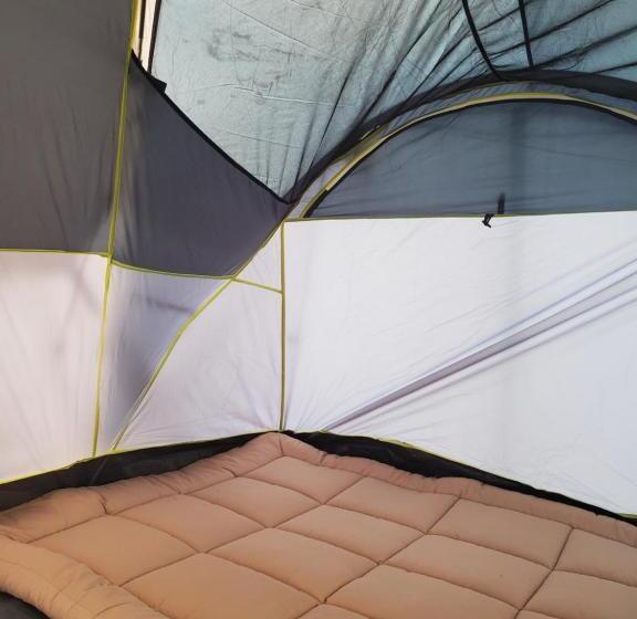 تختخواب و صبحانه Hidden Place