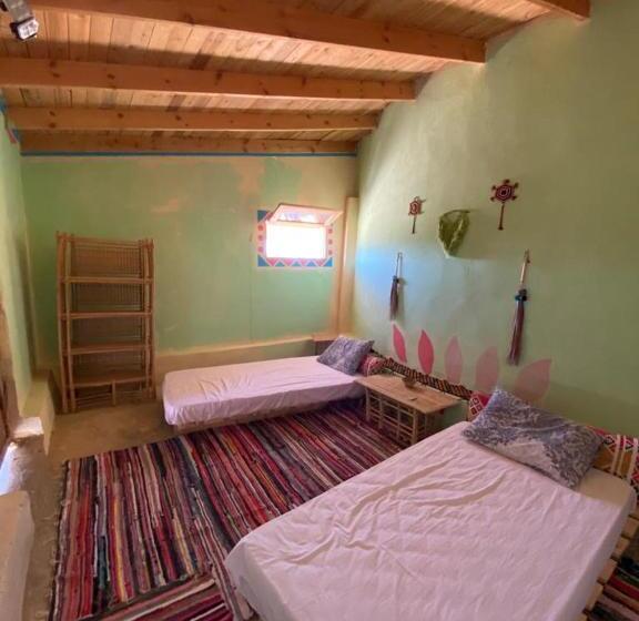 تختخواب و صبحانه Hidden Place