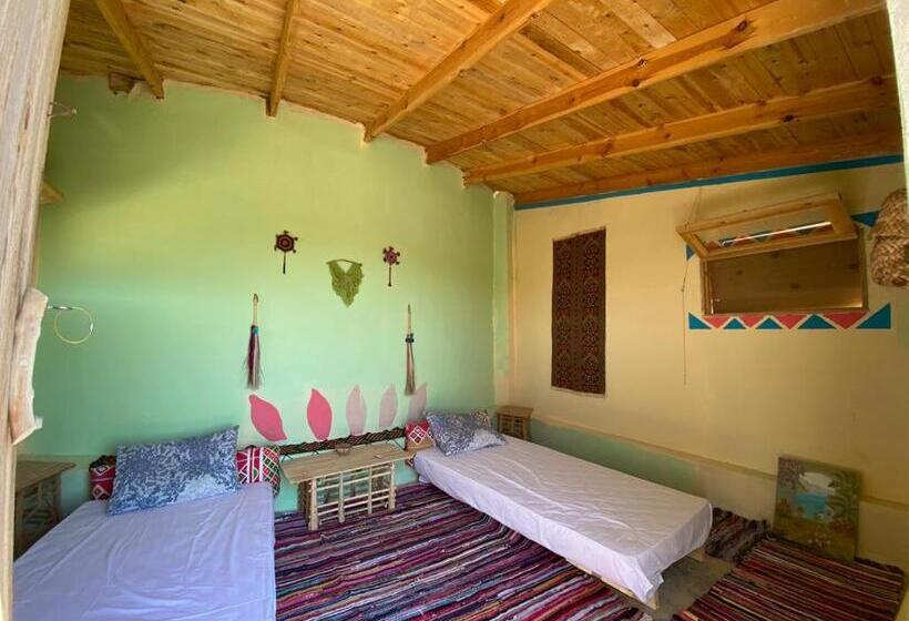 تختخواب و صبحانه Hidden Place