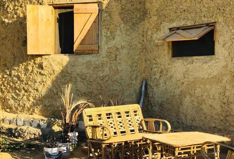 تختخواب و صبحانه Hidden Place