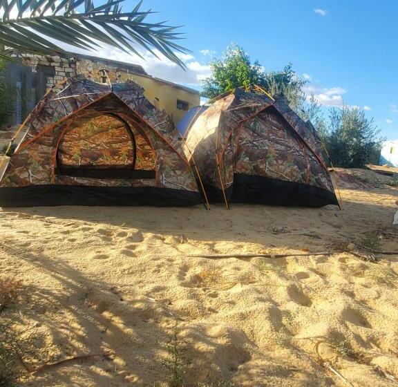 تختخواب و صبحانه Hidden Place