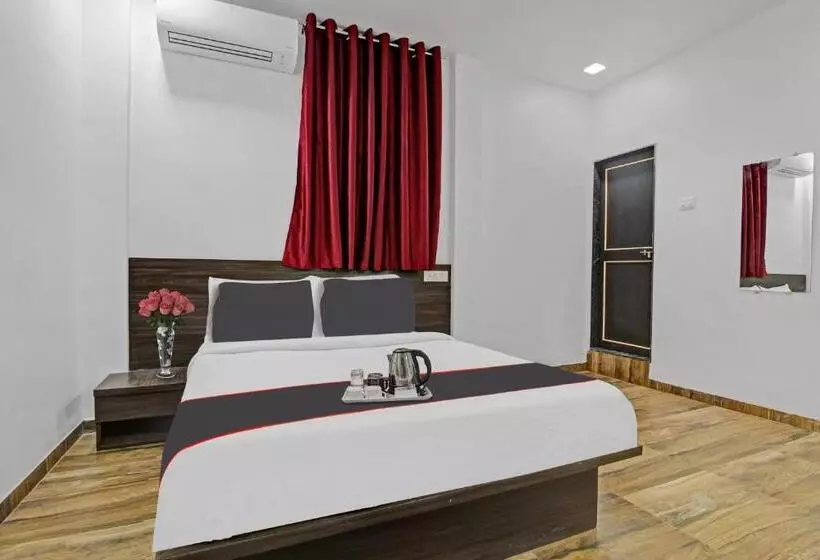 Collection O Hotel Sairaj Lodging & Boarding