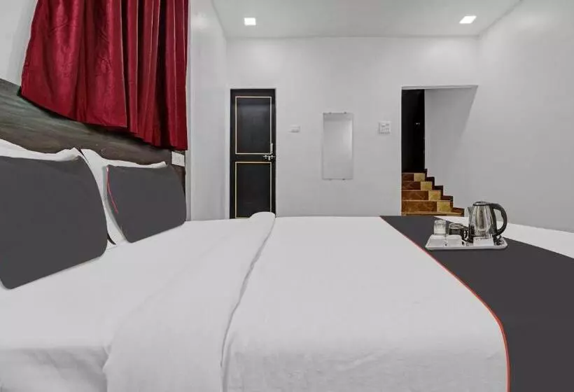 Collection O Hotel Sairaj Lodging & Boarding