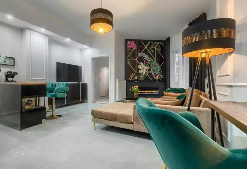 Hanza Tower 5 Stars