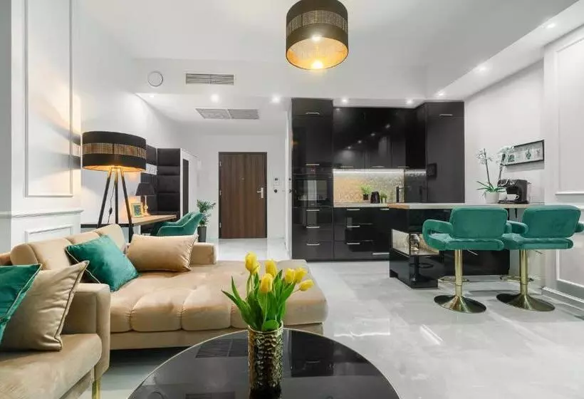 Hanza Tower 5 Stars