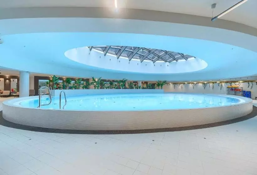 Hanza Tower 5 Stars