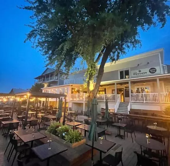 ホテル Auberge Des Cantons