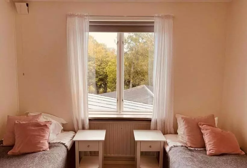 Hotelli Gåsen Out B&b