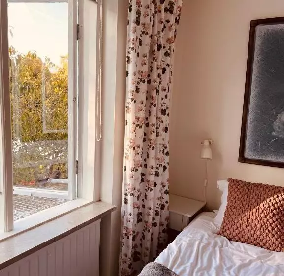 Hotelli Gåsen Out B&b