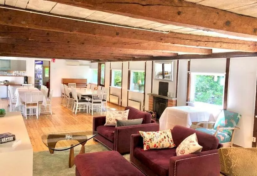 Hotelli Gåsen Out B&b