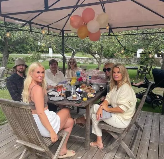 Hotelli Gåsen Out B&b