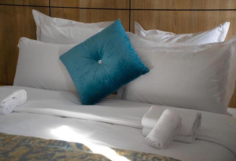 בית מלון כפרי Karam City