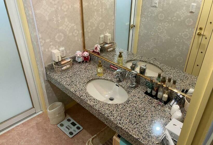 Отель La Rouge   Vacation Stay 89068v