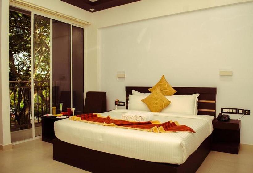 هتل Leela Backwater Inn