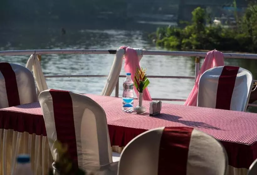 ホテル Leela Backwater Inn
