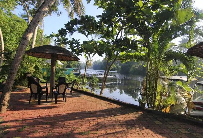 ホテル Leela Backwater Inn