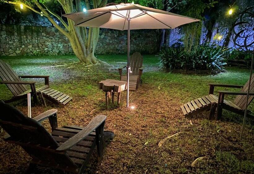 هتل Magnolias Jardin & Boutique Suites