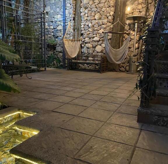 هتل Magnolias Jardin & Boutique Suites