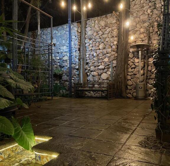 هتل Magnolias Jardin & Boutique Suites