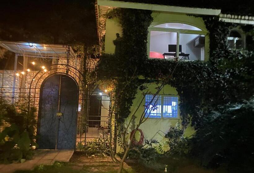 هتل Magnolias Jardin & Boutique Suites