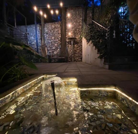 هتل Magnolias Jardin & Boutique Suites