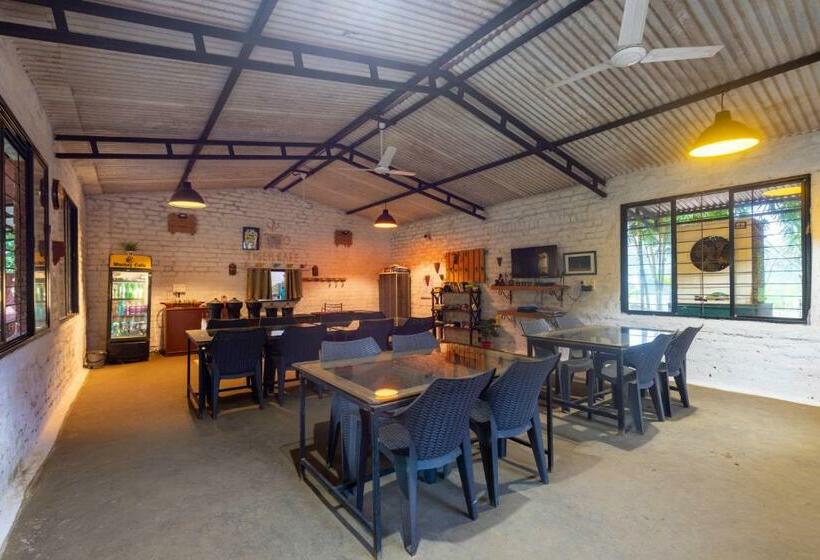 בית מלון כפרי Pench Tiger Camp