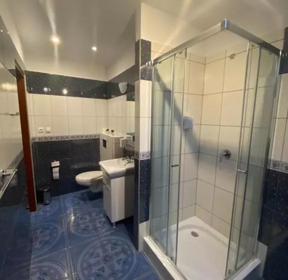 Hotelli Restauracja Zacisze Leśne Noclegi