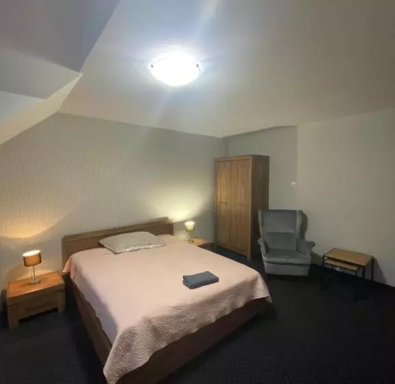 Hotelli Restauracja Zacisze Leśne Noclegi