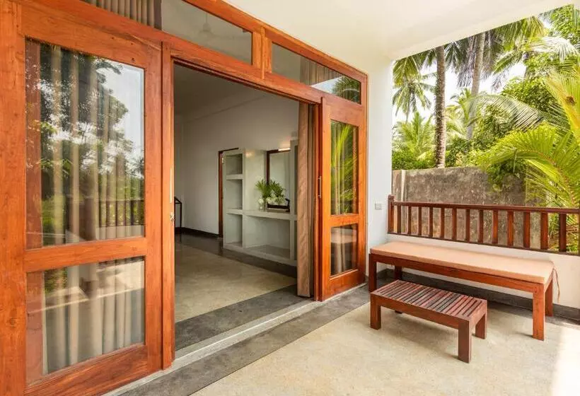 Hotelli Serenity Boutique   Unawatuna