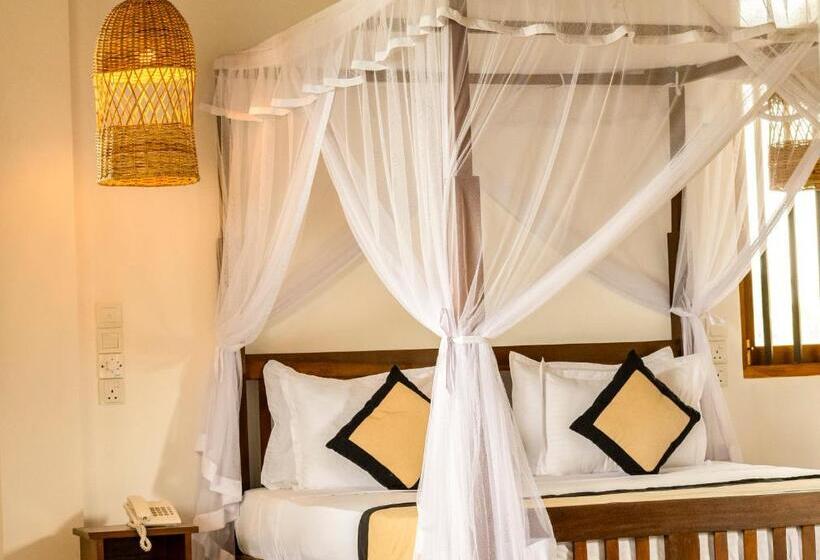 בית מלון כפרי Serenity Boutique   Unawatuna